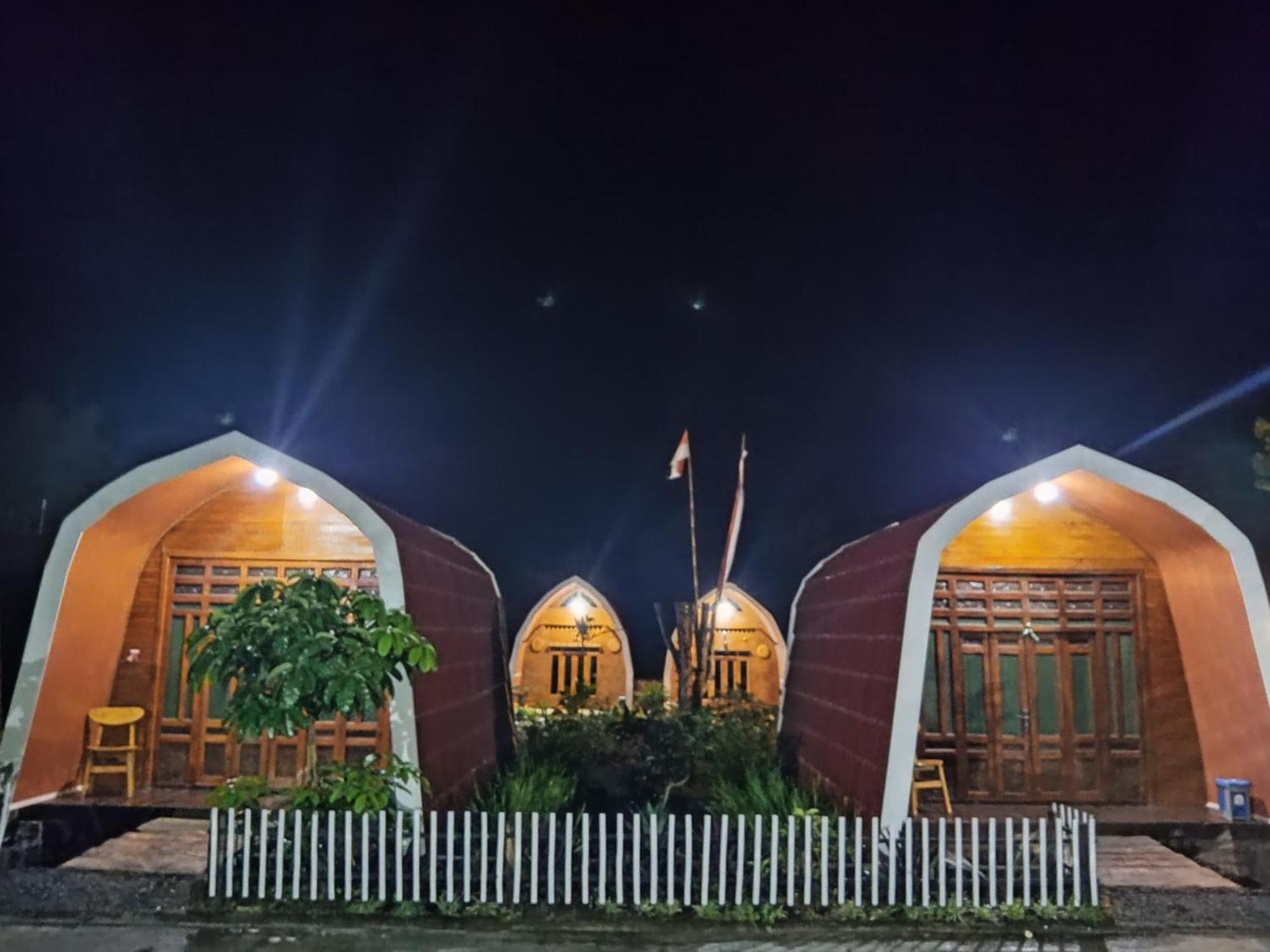 Indah Damai Cottages Sidomukti Екстер'єр фото