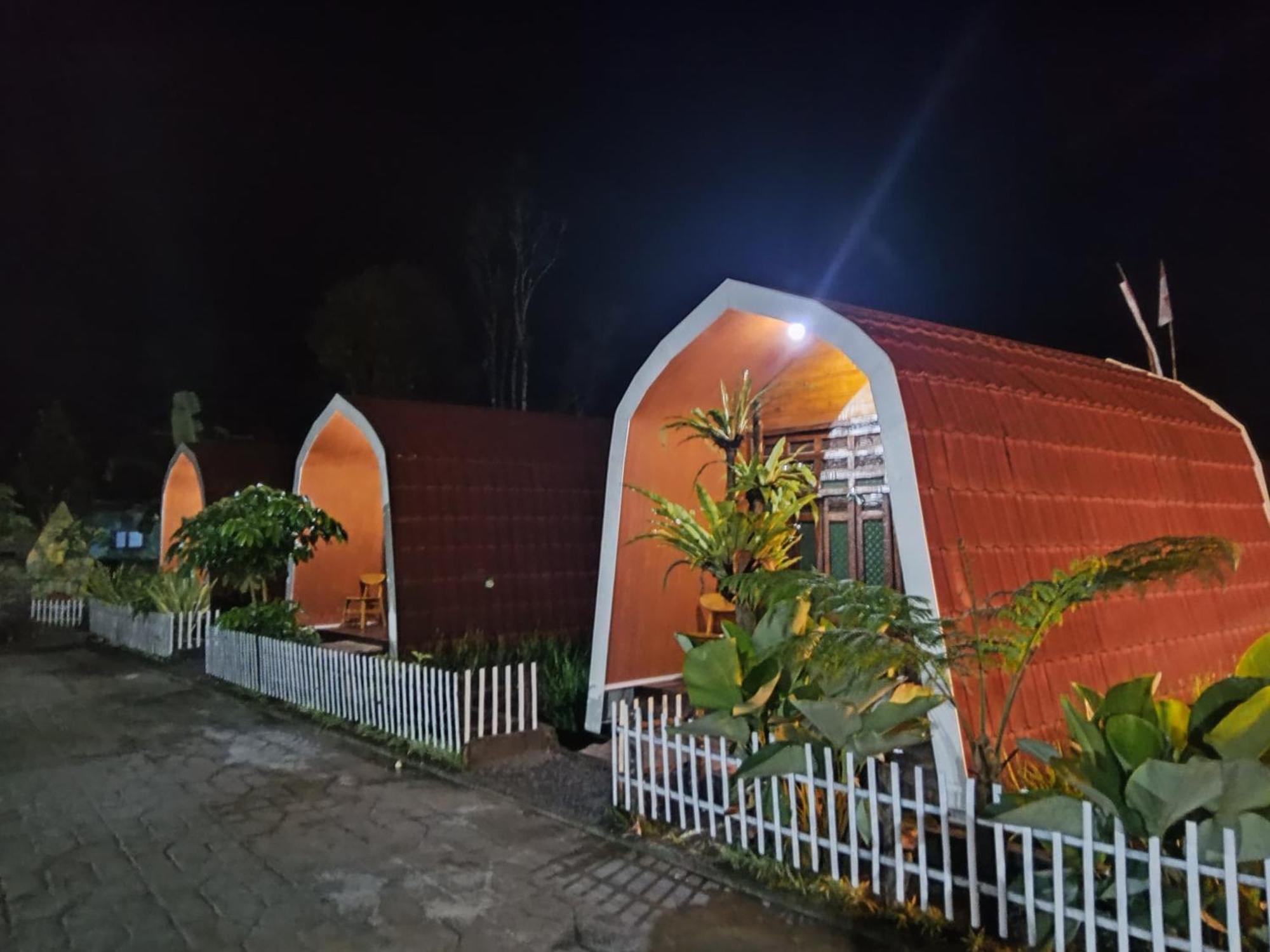 Indah Damai Cottages Sidomukti Екстер'єр фото
